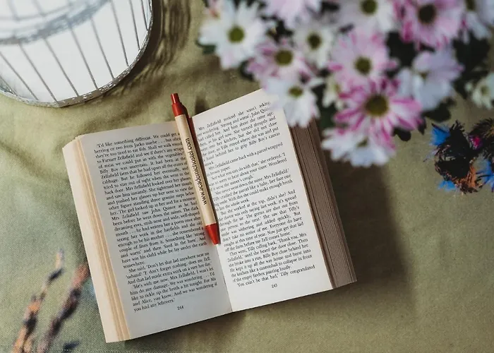 بيت شباب Academic